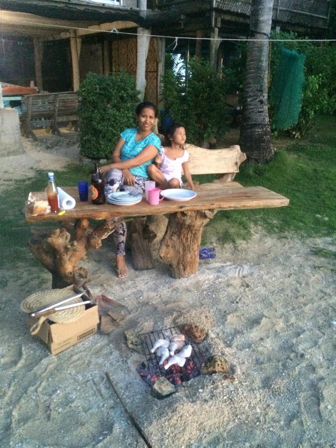 ホテルウィー コール イット レインボウ パラダイス Daanbantayan エクステリア 写真